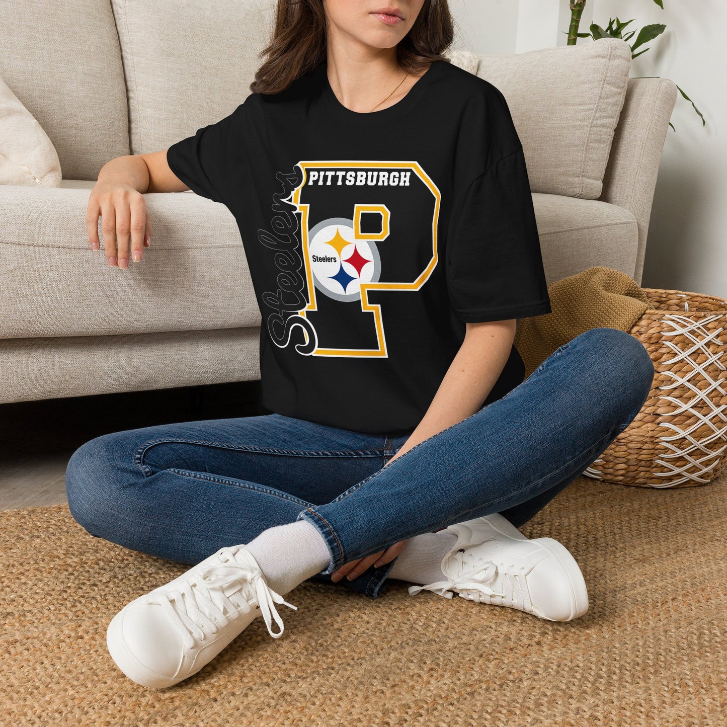 Pittsburgh Steelers P Letter T-Shirt – Retro Team Logo Tee