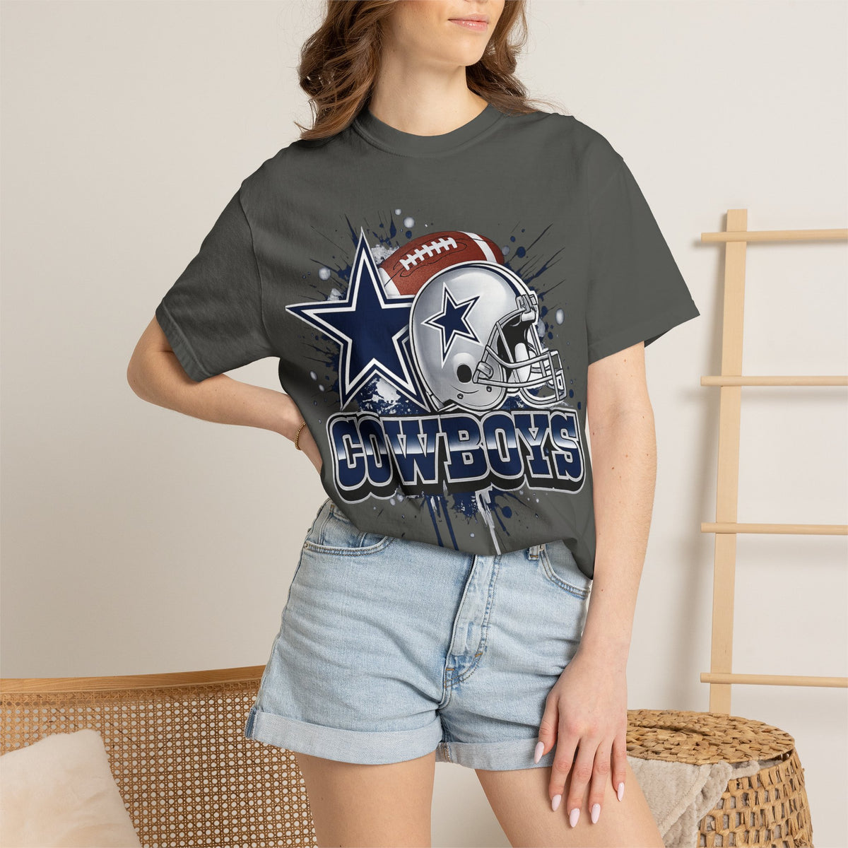 Dallas Cowboys Vintage Helmet & Star Graphic T-Shirt