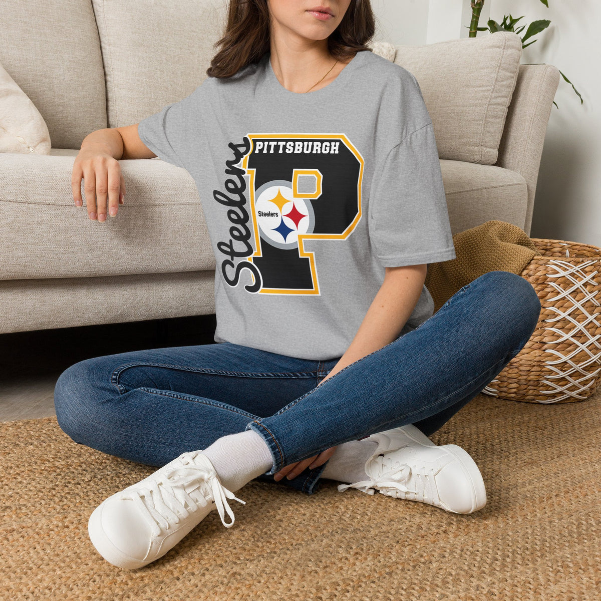 Pittsburgh Steelers P Letter T-Shirt – Retro Team Logo Tee